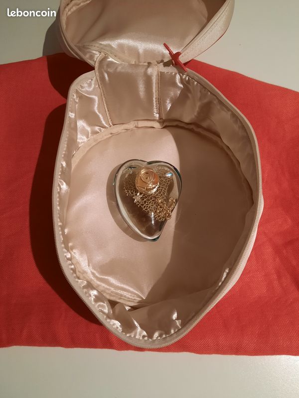 Ecrin en satin de grande marque (image 2)
