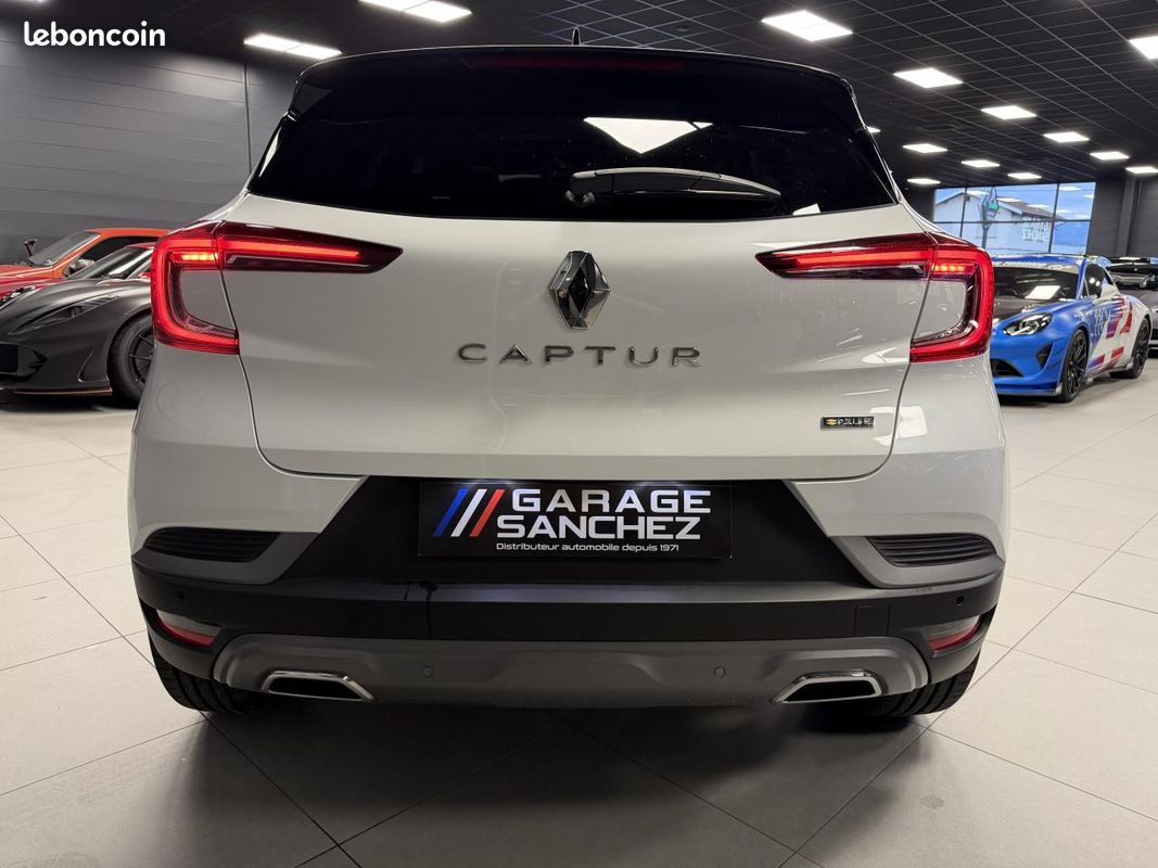RENAULT CAPTUR RS Line 1.3L 160CV EDC -Garantie 12M-Toit ouvrant/Sono BOSE/Easy Park-Suivi Renault (image 5)
