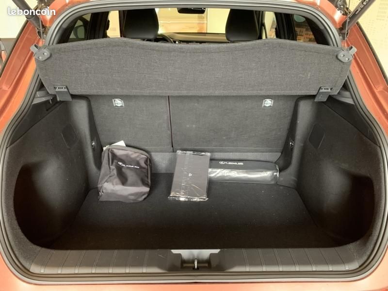 Lexus LBX 1.5 136ch Cool 2WD (image 15)