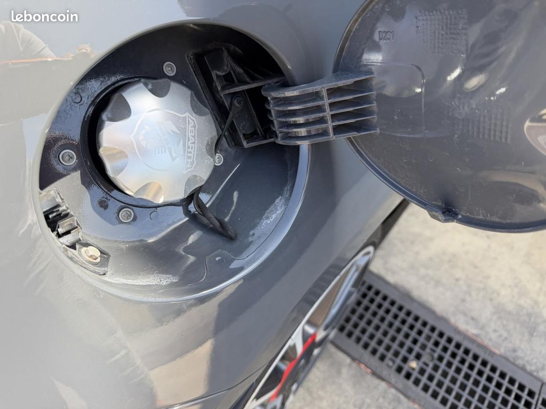 ABARTH 595 E6D TEMP 595 1.4 Turbo 16V T-Jet 165 ch BVM5 Turismo (image 18)