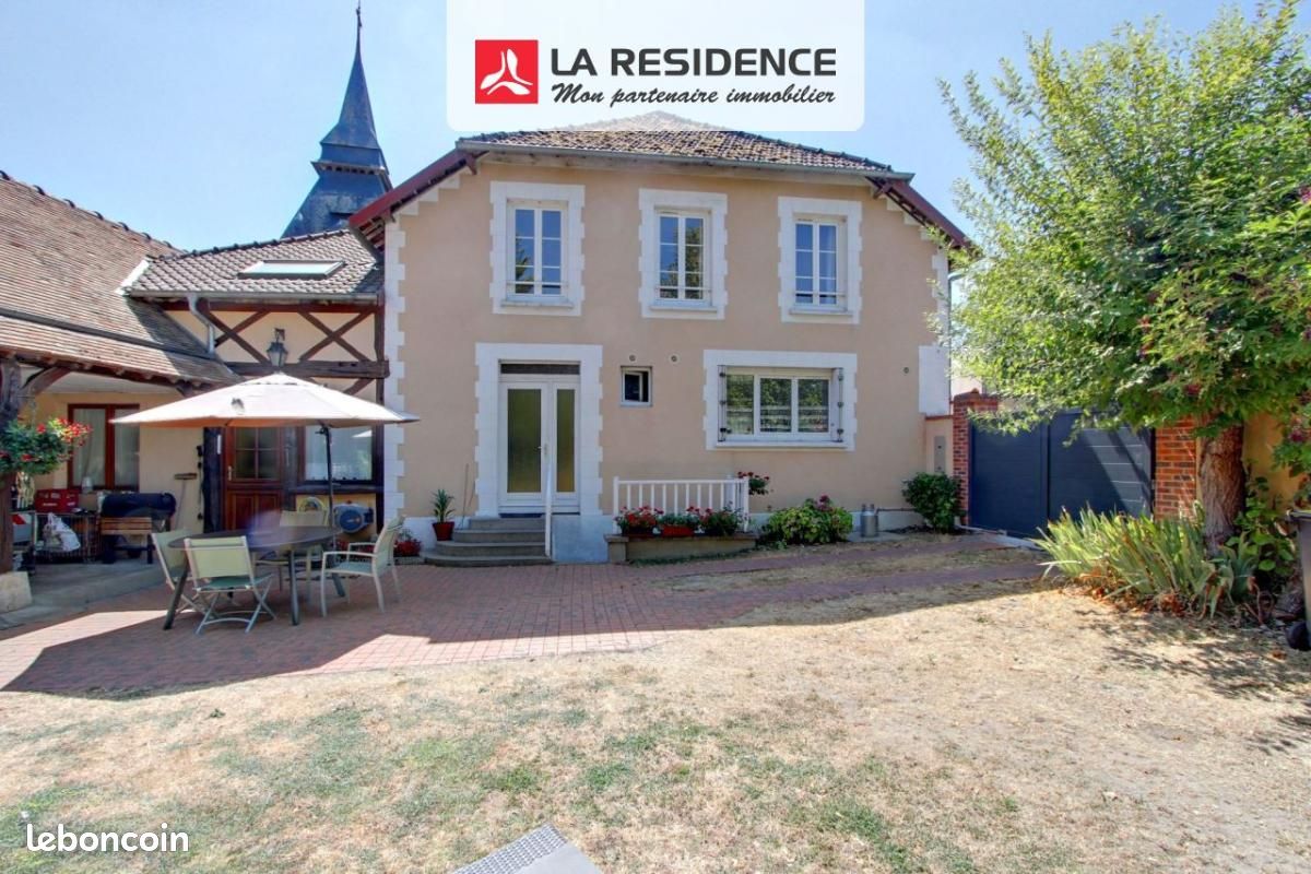 Maison 6 pièces 193 m² · à Les Trois Lacs · 193 m² · 286 000 €