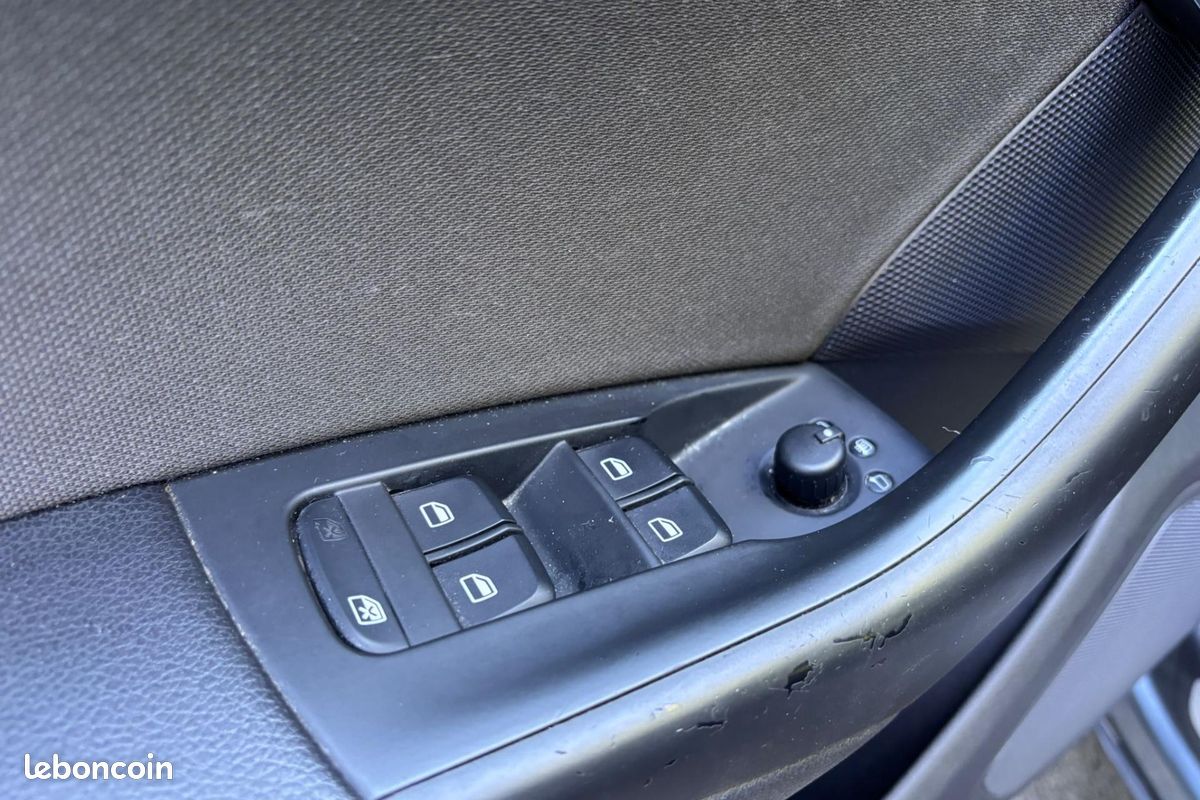 AUDI Q3 2.0 TDI DPF - 140 Ambiente - DISTRIBUTION OK - EMBRAYAGE OK (image 16)