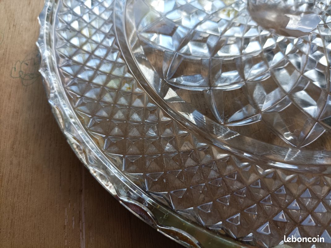 Dessous de plat en verre ou cristal taillé cerclé métal argenté (image 5)