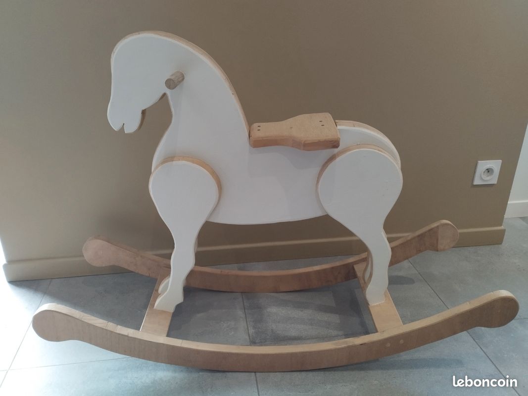 Cheval à bascule (image 3)
