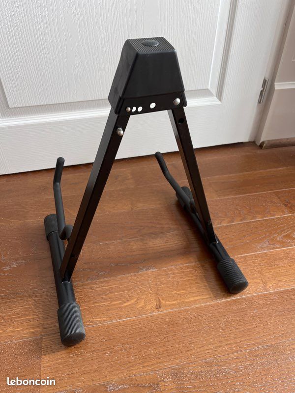 Stand repose pied guitare classique K&M repose guitare (image 2)