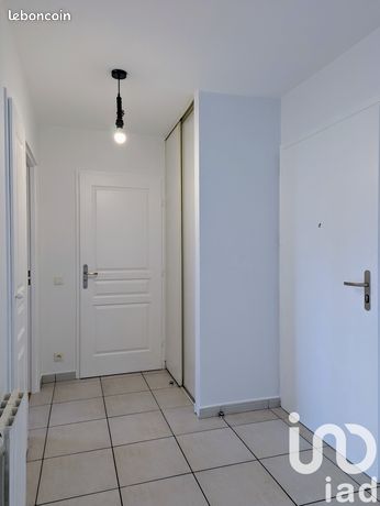 https://img.leboncoin.fr/api/v1/lbcpb1/images/73/a3/d2/73a3d28fd8b6eb83643d22c58c59a660d2d309c0.jpg?rule=ad-image