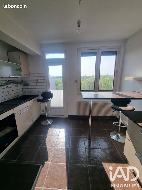 Appartement 4 pièces 97 m² · à Roanne · 97 m² · 65 000 €