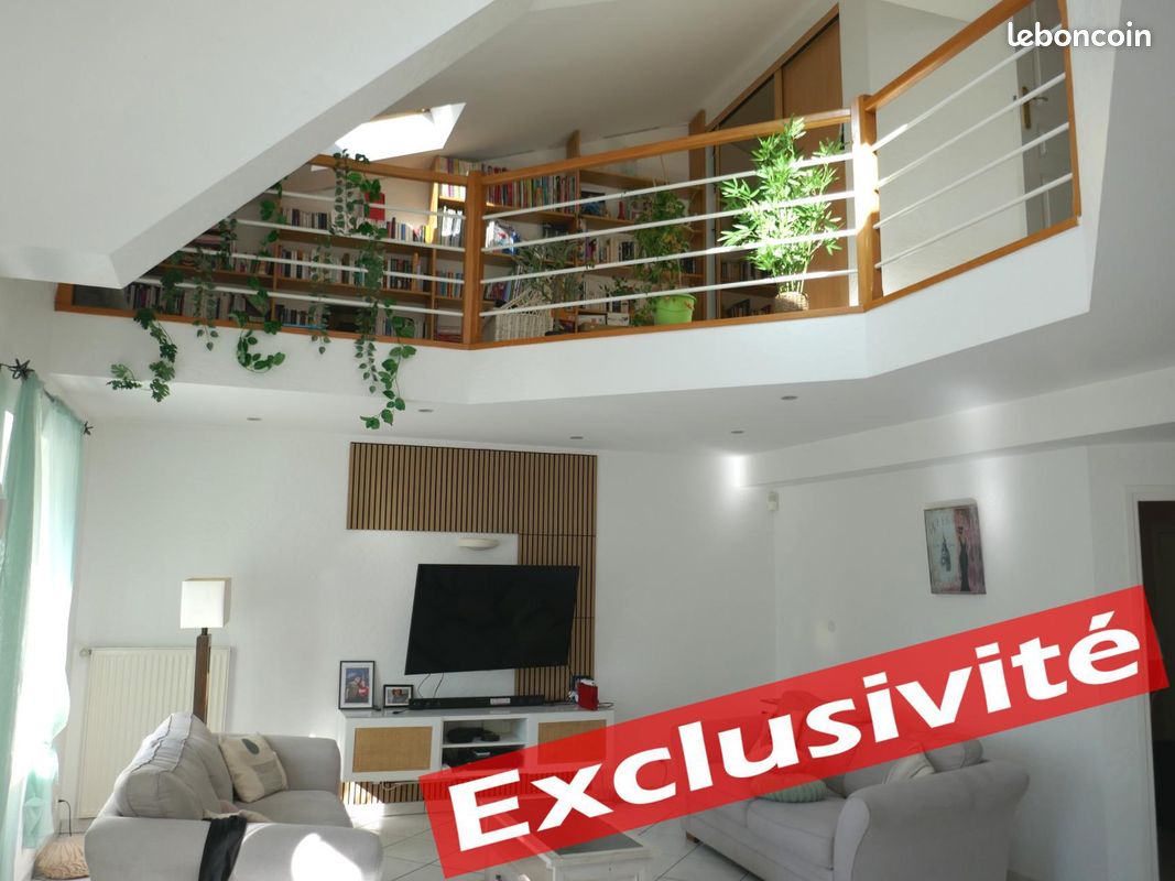 Appartement 6 pièces 145 m² · à Sainte-Sigolène · 145 m² · 140 000 €