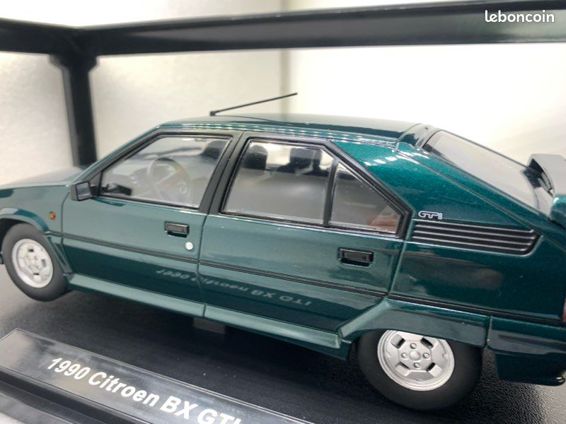Miniature Citroën BX GTi Phase 2 1990 Par Triple9 - Échelle 1/18 - Vert Métallisé