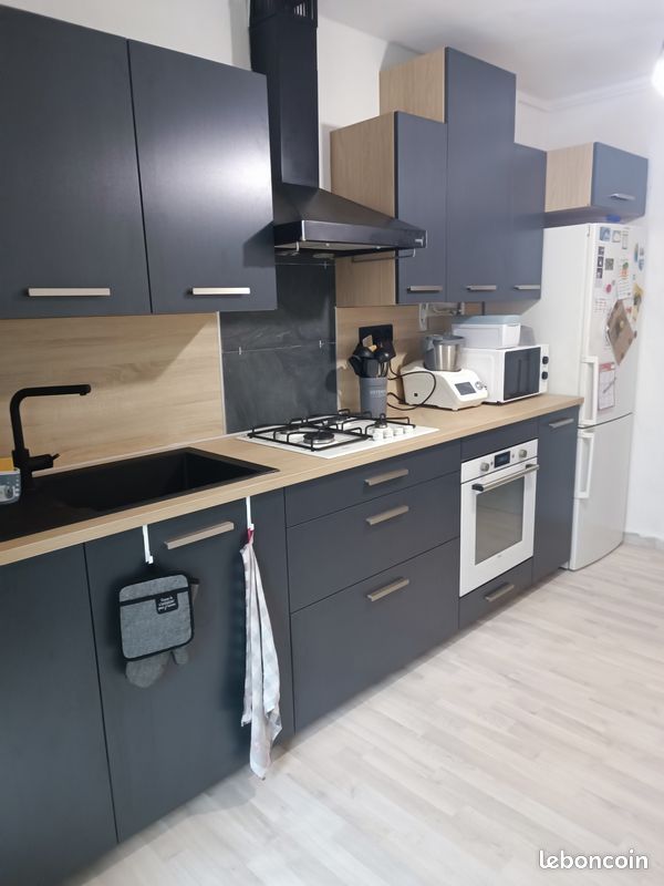 Appartement 4 pièces 103 m² · à Pierrelatte · 103 m² · 130 000 €