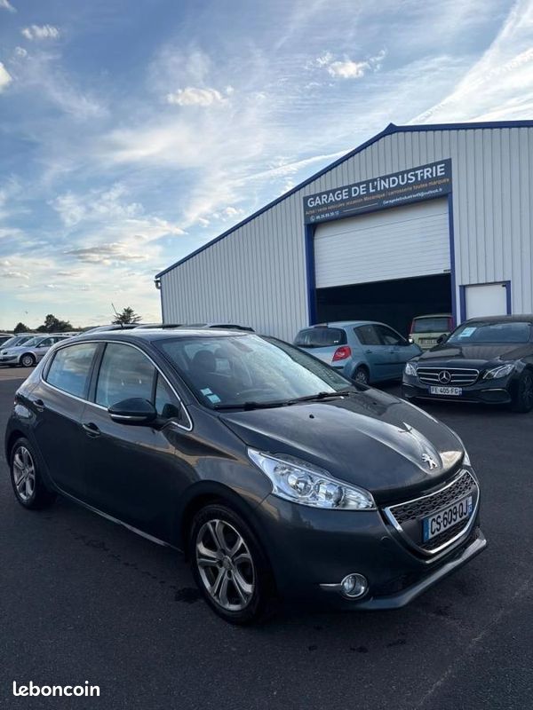Peugeot 208 GENERATION-I 1.6 E-HDI 115 ALLURE (image 7)