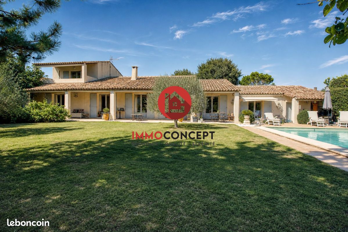 Maison 8 pièces 199 m² · à Les Angles · 199 m² · 648 000 €