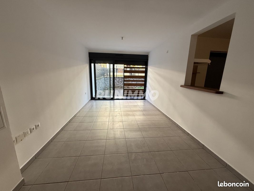Appartement 2 pièces 47 m² · à Saint-Denis · 47 m² · 718 €