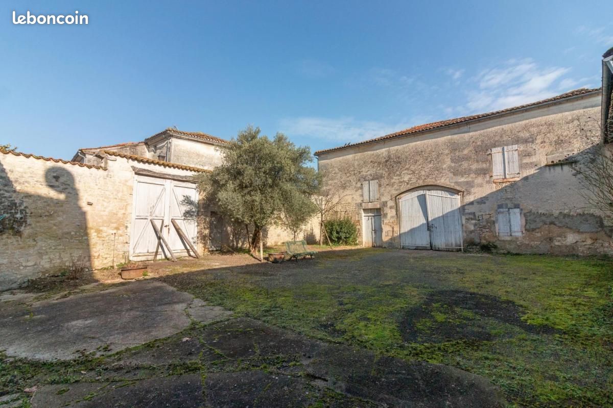 Maison 246 m² Merignac - Mérignac 16200 (image principale 1)
