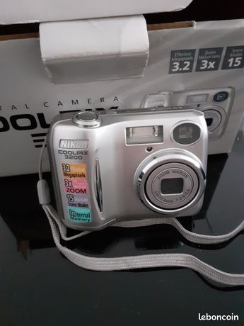 Appareil photo compact numérique