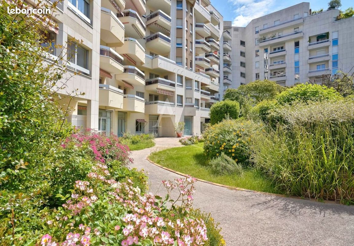 Appartement 2 pièces 45 m² · à Courbevoie · 45 m² · 342 000 €