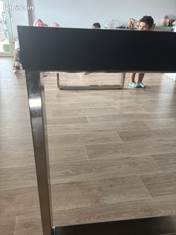 Table en moins en bois massif très lourd et solide (image 5)