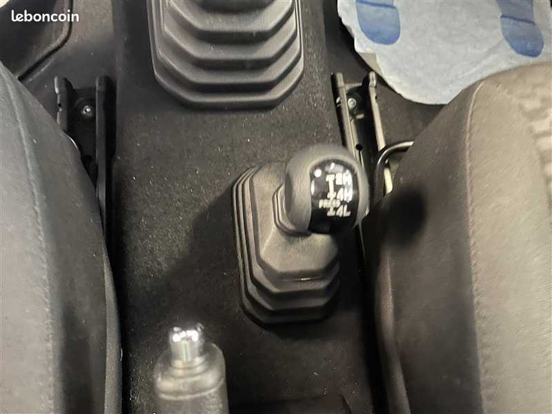Suzuki Jimny 1.5L PRIVILEGE VU (image 15)