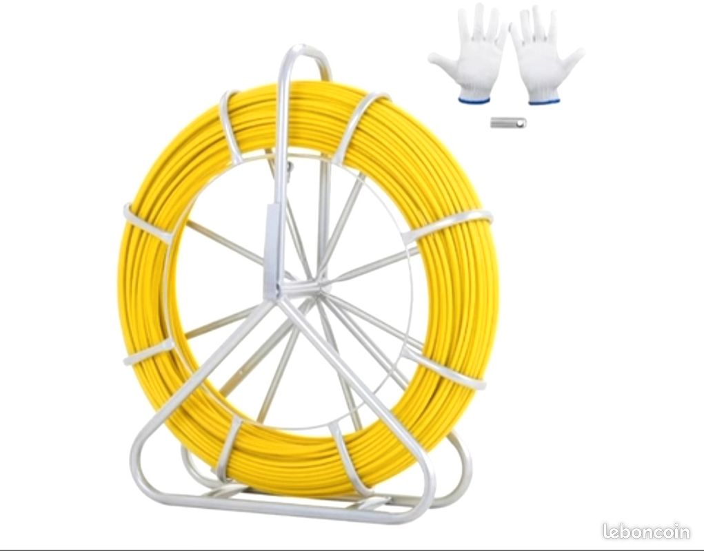 Ruban à poisson en fibre de verre VEVOR
150 m, 7,9 mm, avec support acier et 2 têtes
de tirage. Idéal pour le passage de câbles
dans les conduits (image 1)
