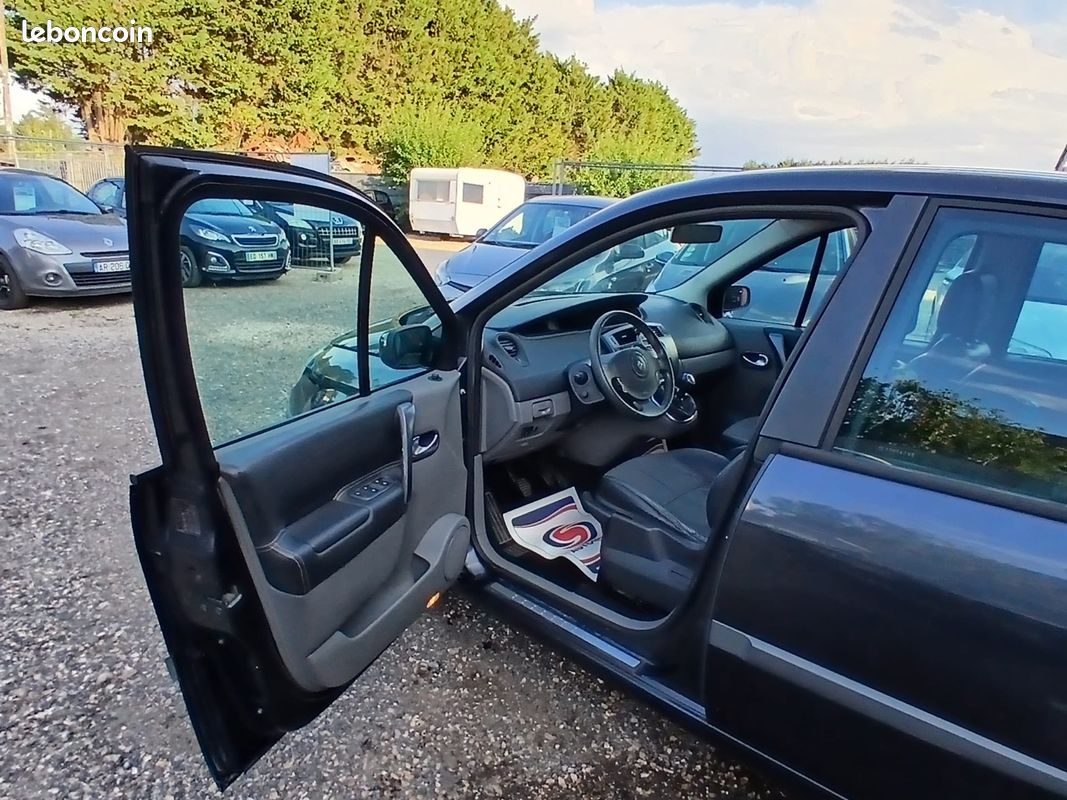 RENAULT SCENIC II 1.9 dCi 120 Confort Dynamique GARANTIE 6 MOIS (image 11)