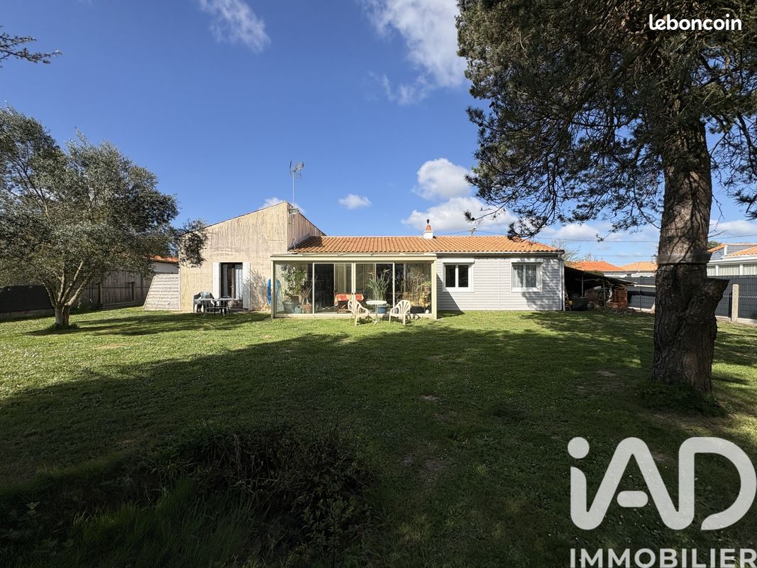 Maison 6 pièces 103 m² · à Échillais · 103 m² · 230 000 €