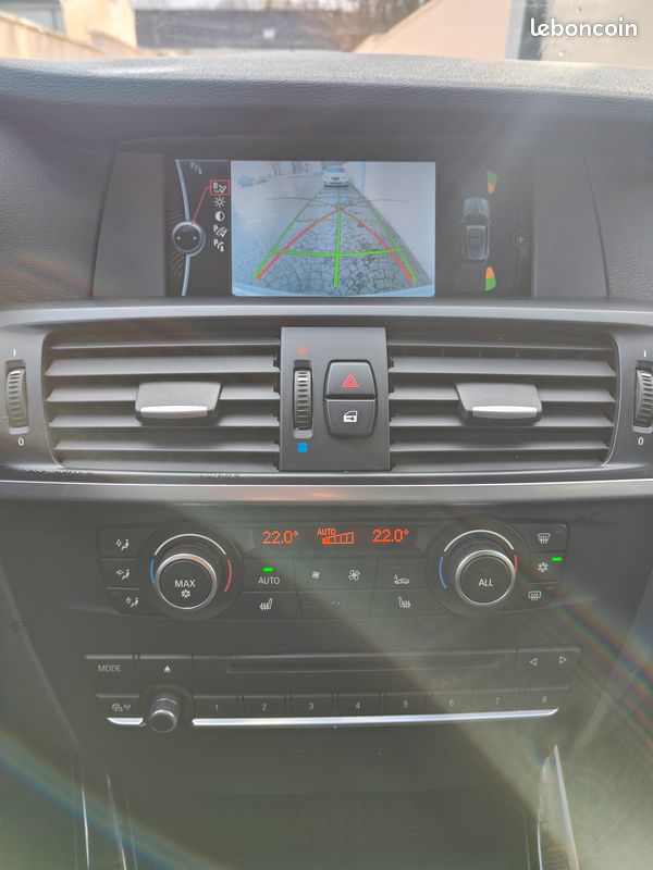 BMW X3 II F25 xDrive 20d A 2.0d 184 boite auto 8 / Caméra... (image 8)