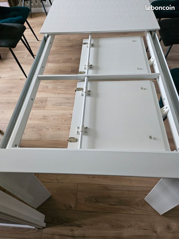Table (image 3)