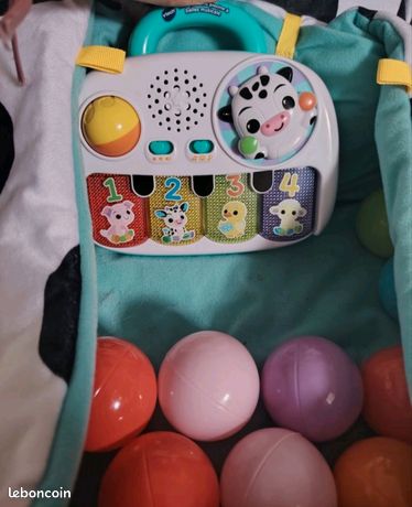 Maxi Peluche Piscine à Balles Musicale, Piscine à Balles Bébé 3 En 1 Peluche Geante Vache Sensorielle Et Evolutive Piano Lumineux Hochets Cadeau Bebe Des 9 Mois Contenu En Francais