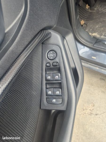 Bmw SERIE 1 (F40) 118I 136CH EDITION SPORT (VENTE UNIQUEMENT PRO OU MARCHAND PROBLEME MOTEUR) (image 17)