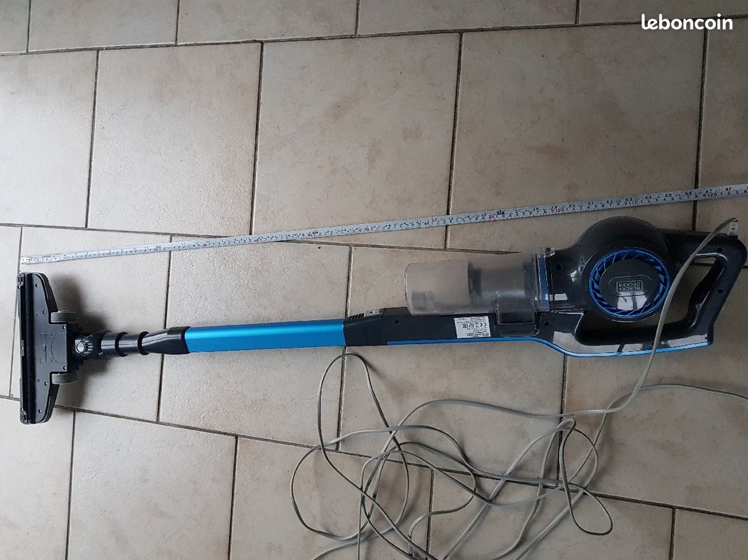 Aspirateur black et decker 600 watts cyclone system (image 1)