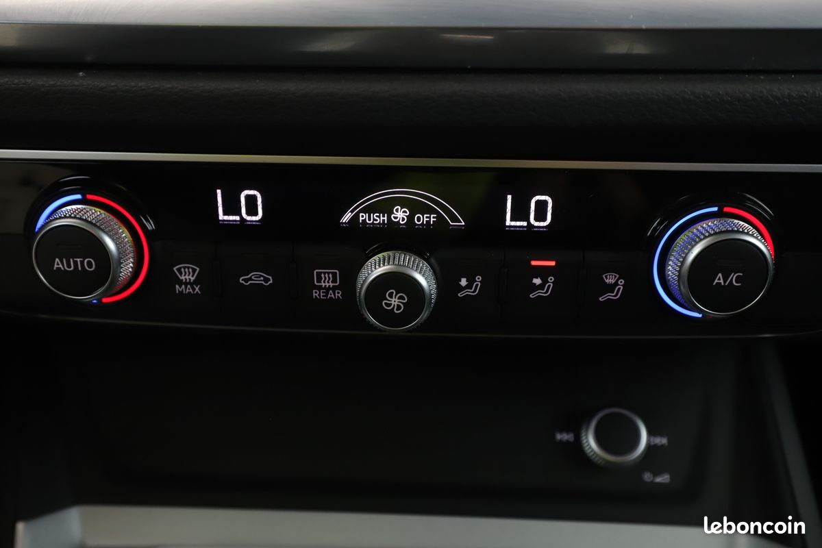Audi Q3 35 TFSI Design S Tronic 7 150 ch (image 18)