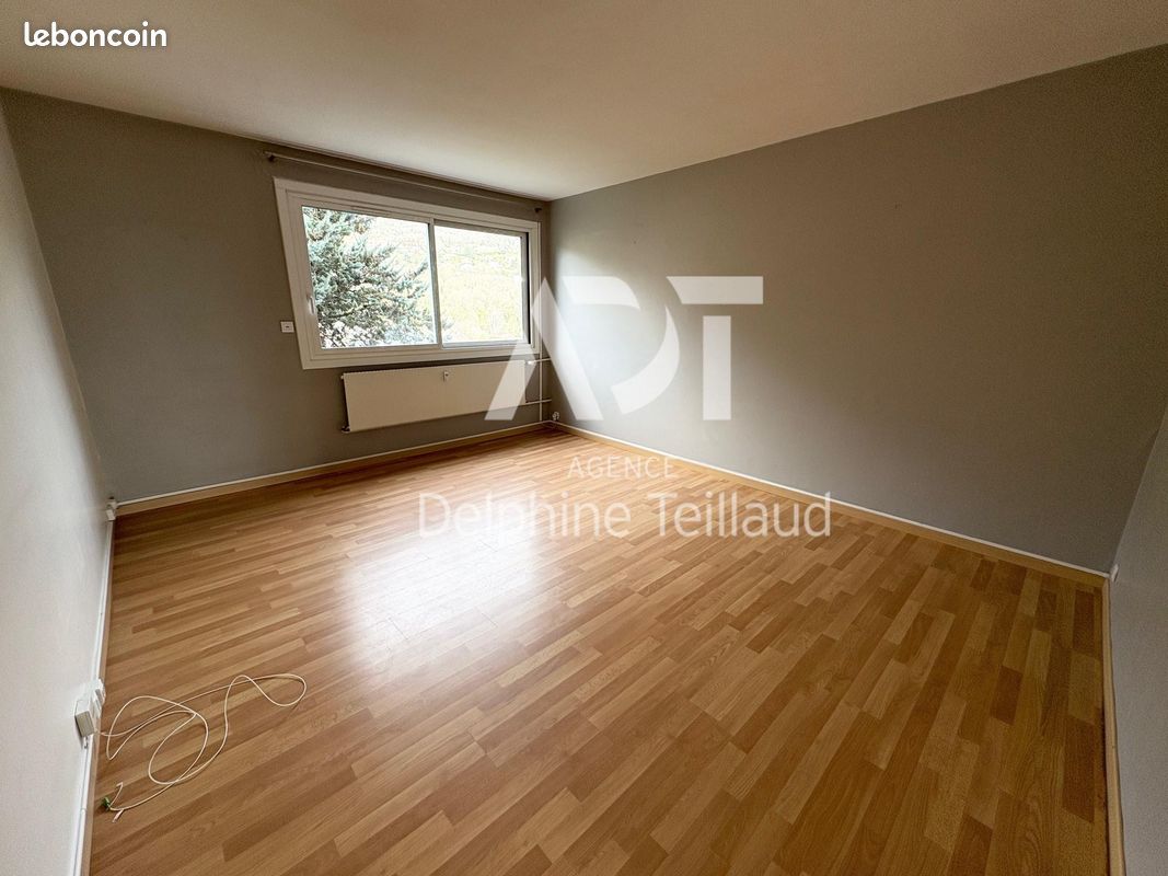 Appartement 3 pièces 66 m² · à Seyssinet-Pariset · 66 m² · 812 €