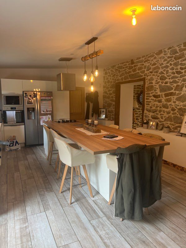 Maison 8 pièces 160 m² · à Plédéliac · 160 m² · 1 300 €/mois