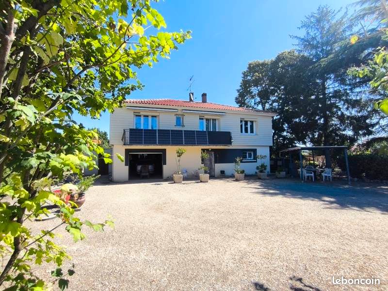 Maison 6 pièces 183 m² · à Montguyon · 183 m² · 199 900 €