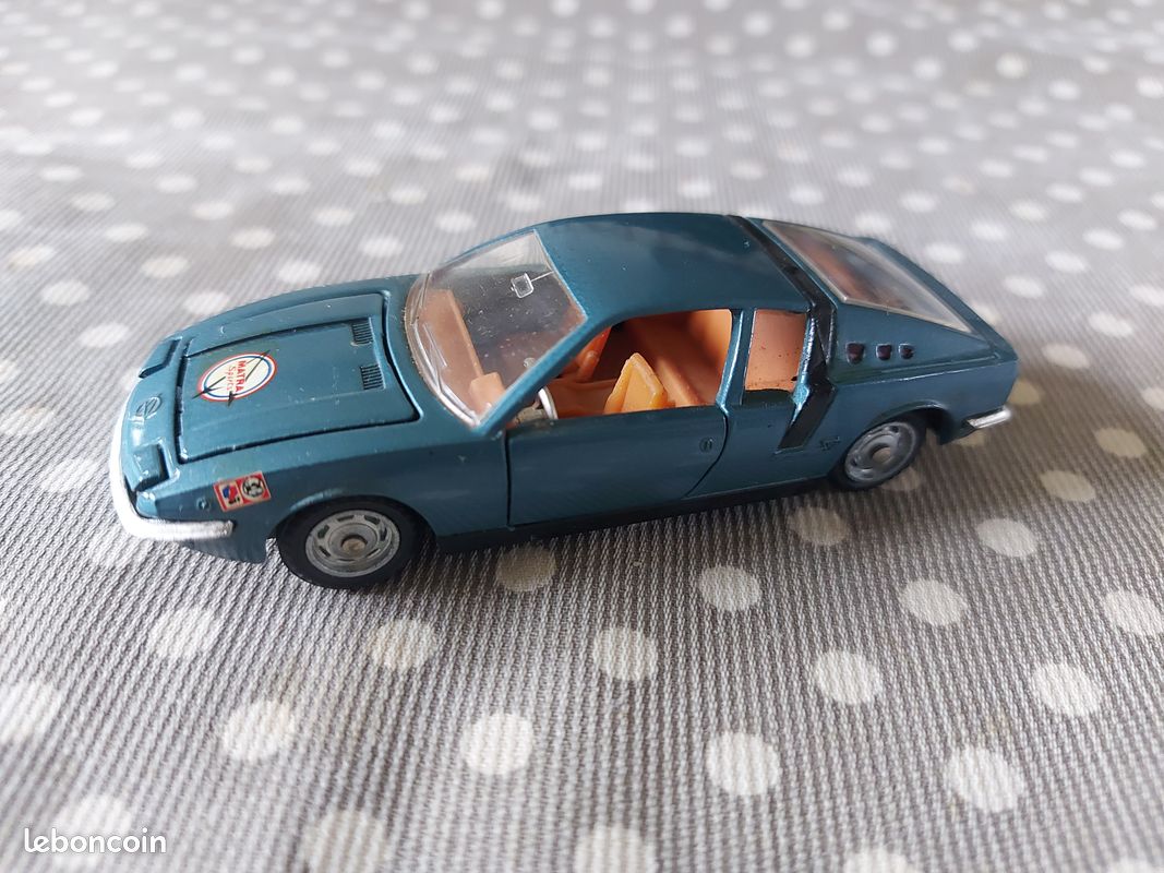 1/43 Mebetoys A-38 Matra 530 Vignale die cast model car - no