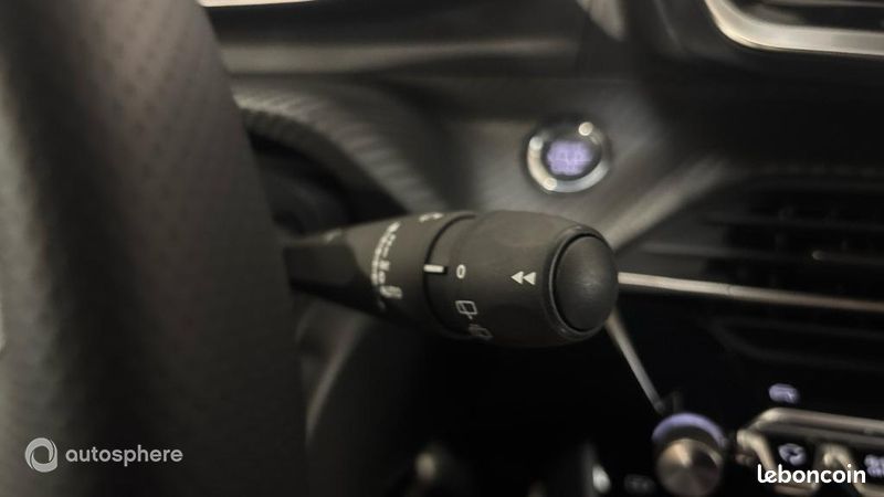 Peugeot 208 1.2 Hybrid 145ch GT e-DCS6 (image 24)