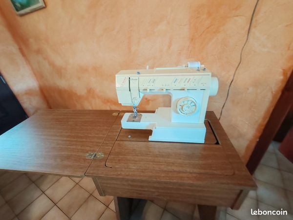 Machine a coudre avec meuble (image 3)