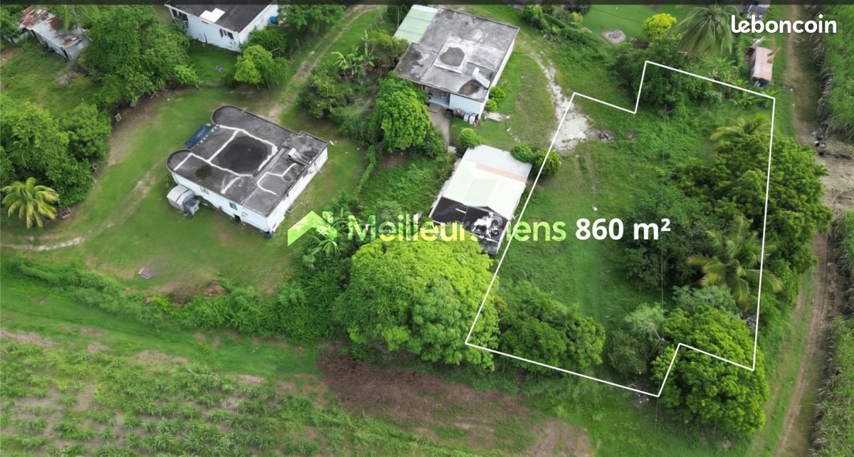 Terrain 860 m² · au Moule · 117 000 €