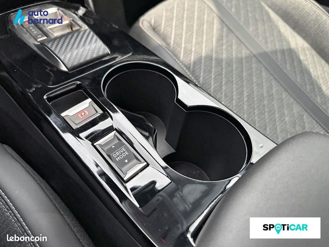 Peugeot 208 1.2 Hybrid 110ch Allure e-DCS6 (image 24)