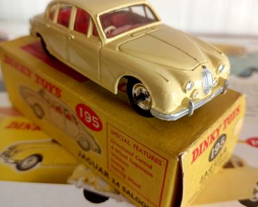 Dinky Toys ancienne - Jaguar 3.4 saloon - voiture de collection