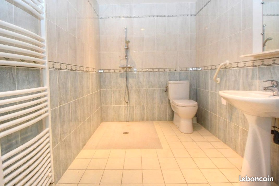 Propriété 9 pièces 200 m² (image 3)