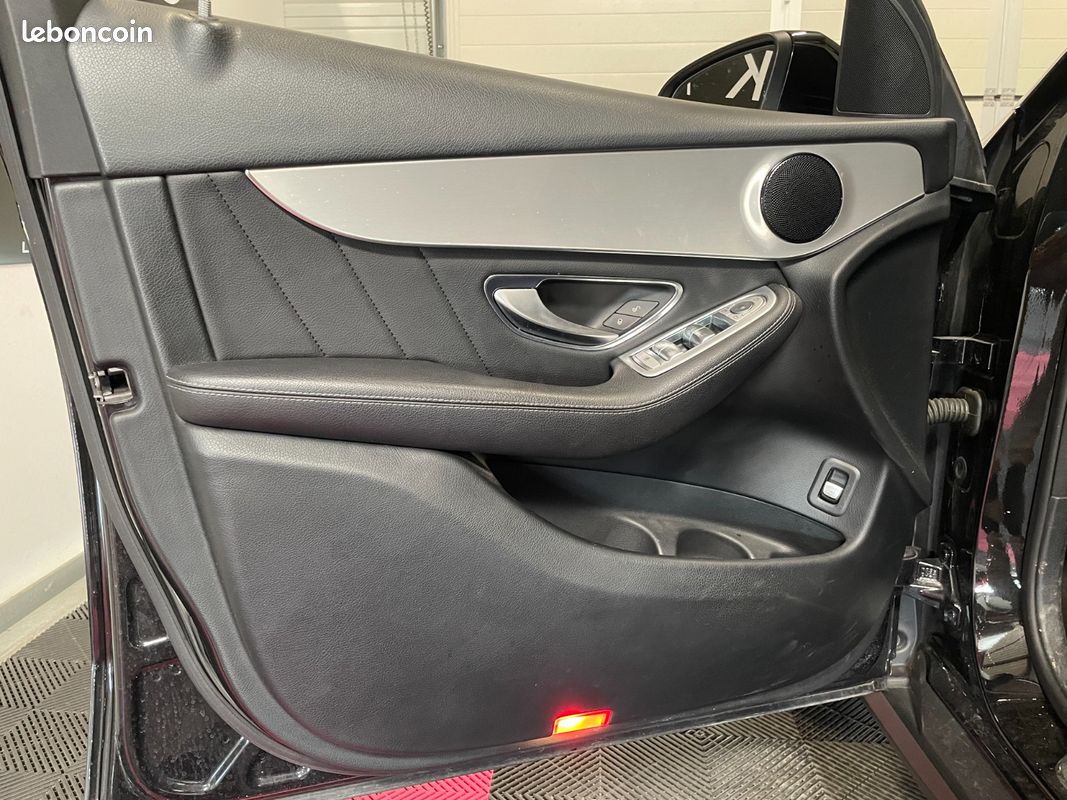 MERCEDES GLC COUPE 220 d 9G-Tronic 4Matic Executive Avec Suivi Mercedes + Régulateur + Clim Auto + Bluetooth + Toit Ou (image 20)