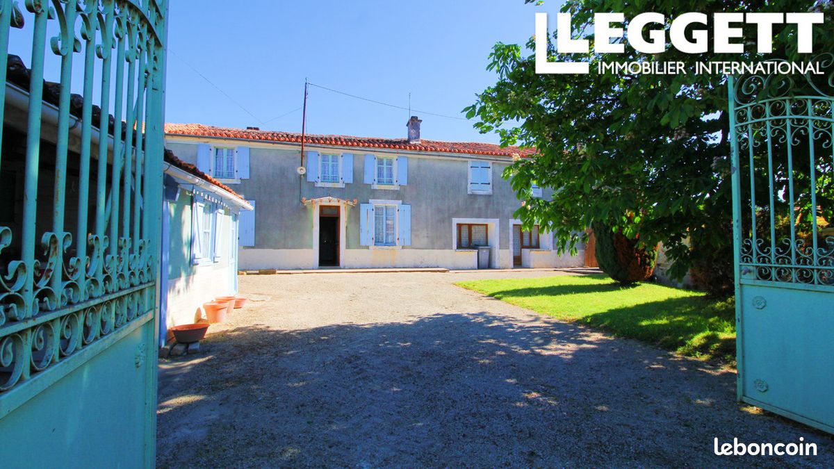 Maison 9 pièces 127 m² - Lupsault 16140 (image principale 0)