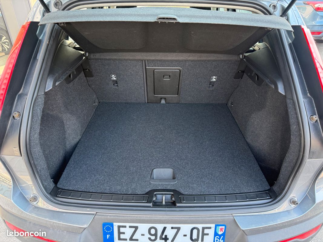Volvo XC40 D3 - 2.0L 150CH Geartronic - Momentum (image 5)