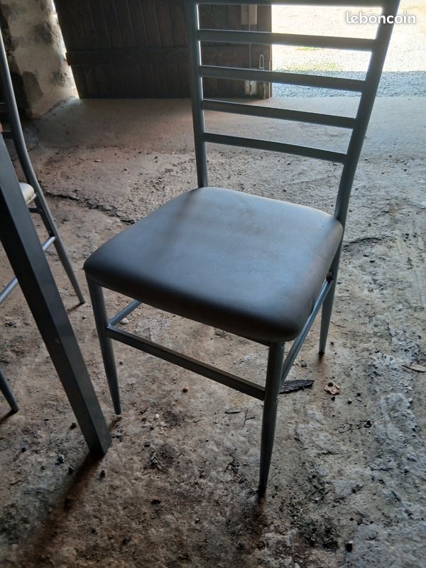 Vend table plus 4 chaises (image 3)