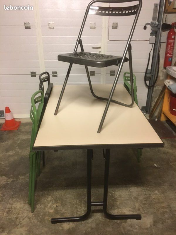 Tables et chaises pliantes (image 1)
