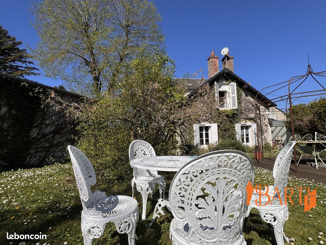 Maison 8 pièces 154 m² · à La Guerche-sur-l'Aubois · 154 m² · 190 000 €
