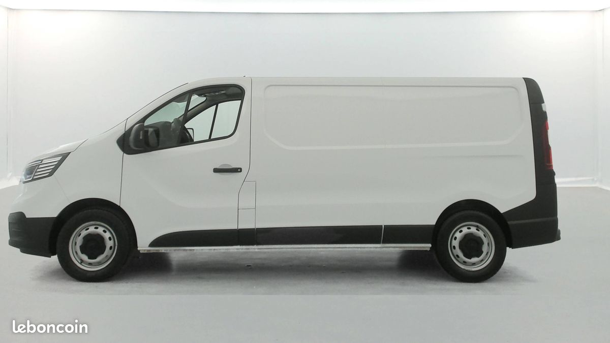 Renault trafic fgn l2h1 3000 kg blue dci 130 confort (image 2)