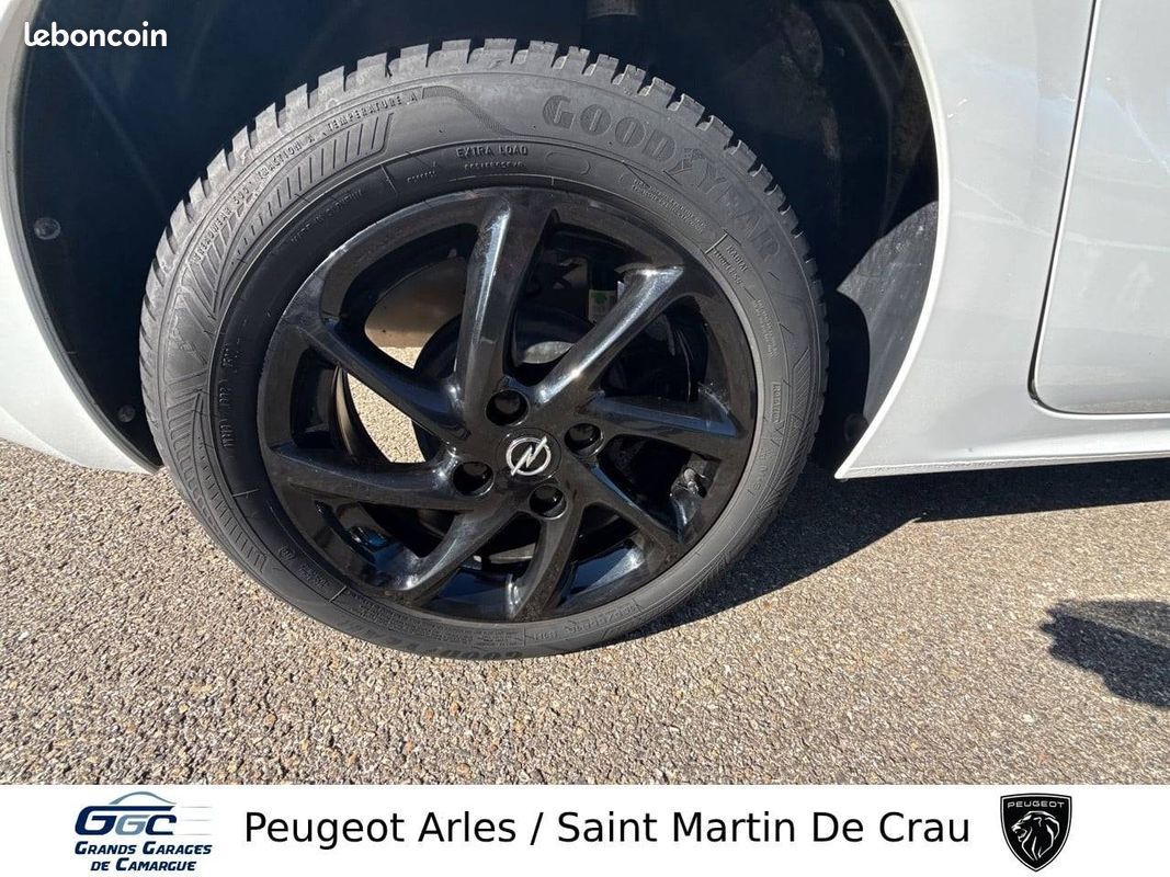 OPEL Corsa 1.2 Turbo 100 ch BVM6 GS (image 14)