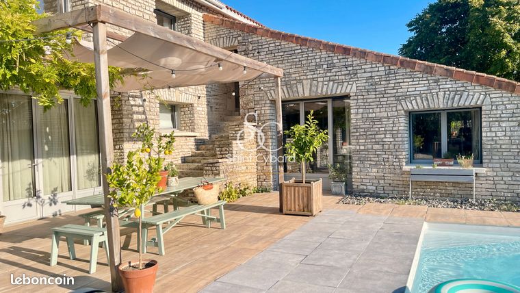 Propriété 7 pièces 200 m²